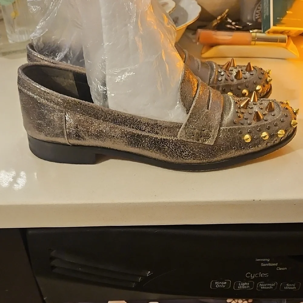 Women's Le Lis Lanc Metallic Gray Loafers with Gold Studs - Picture 3 of 9